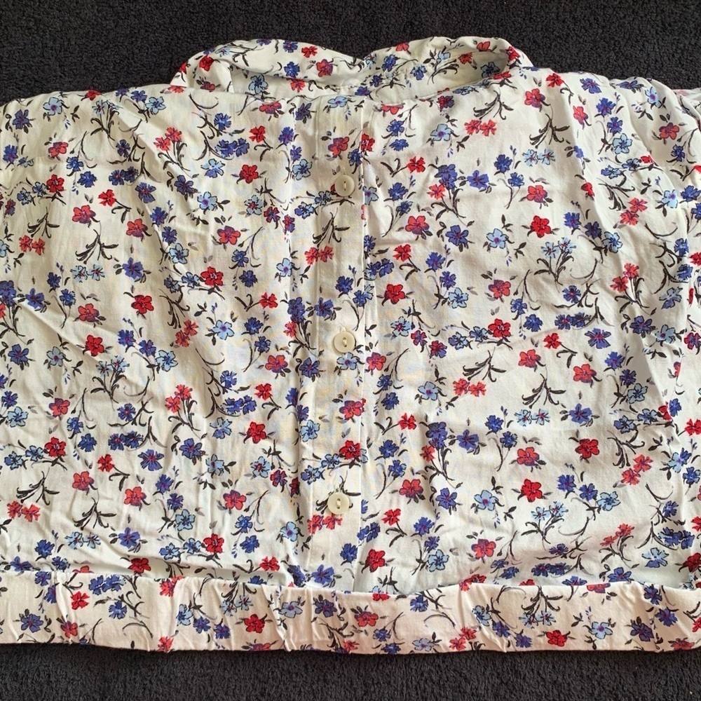 No Boundaries Floral Top - Picture 2 of 6